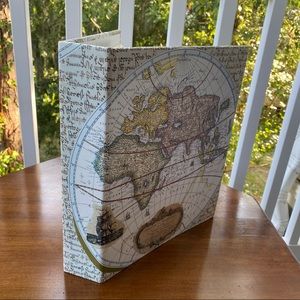 Photo Album Large World Globe Travel Map Holds 174 4x6 Photos NWOT